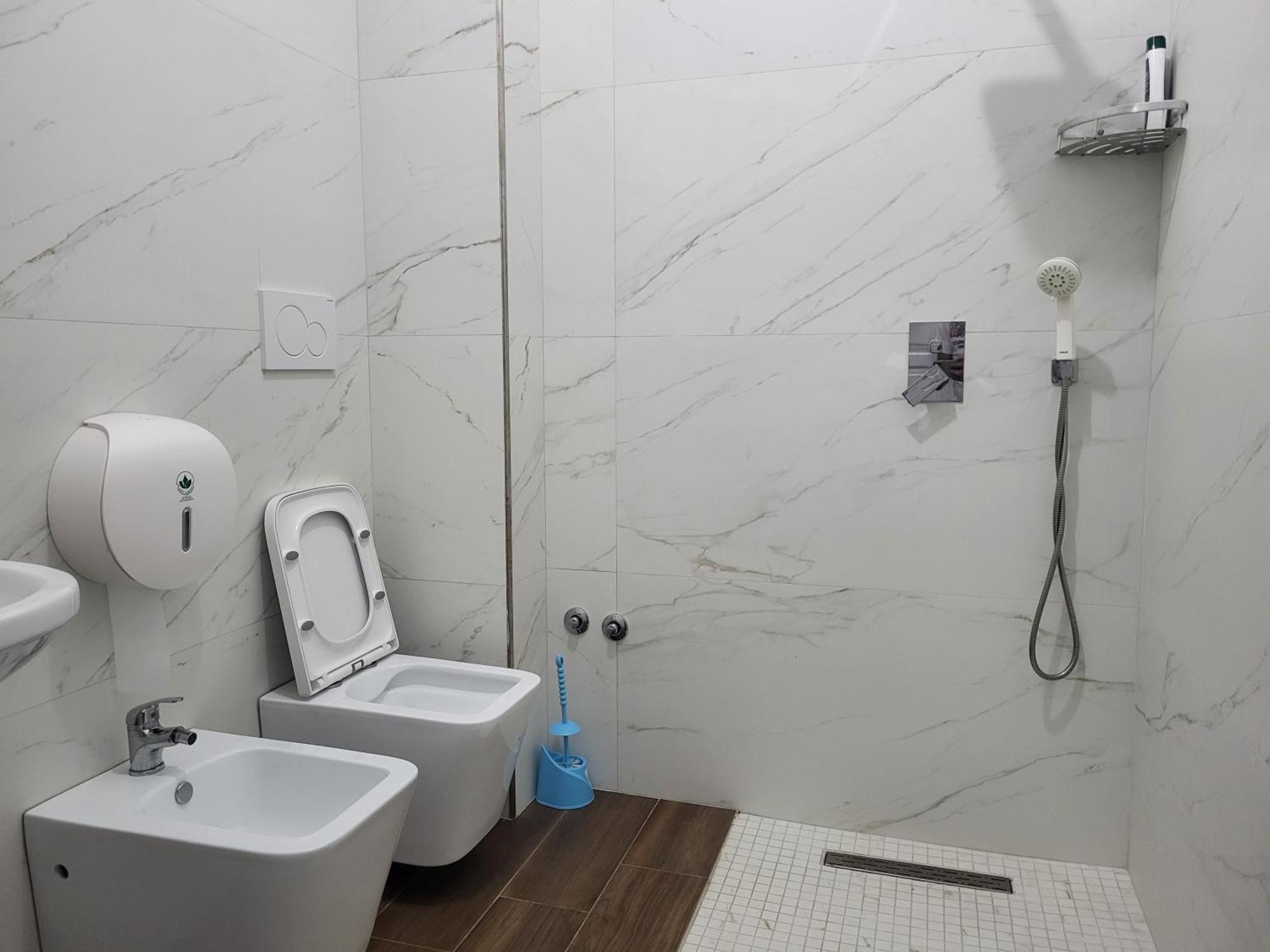 Lezhë Hotel Europa מראה חיצוני תמונה