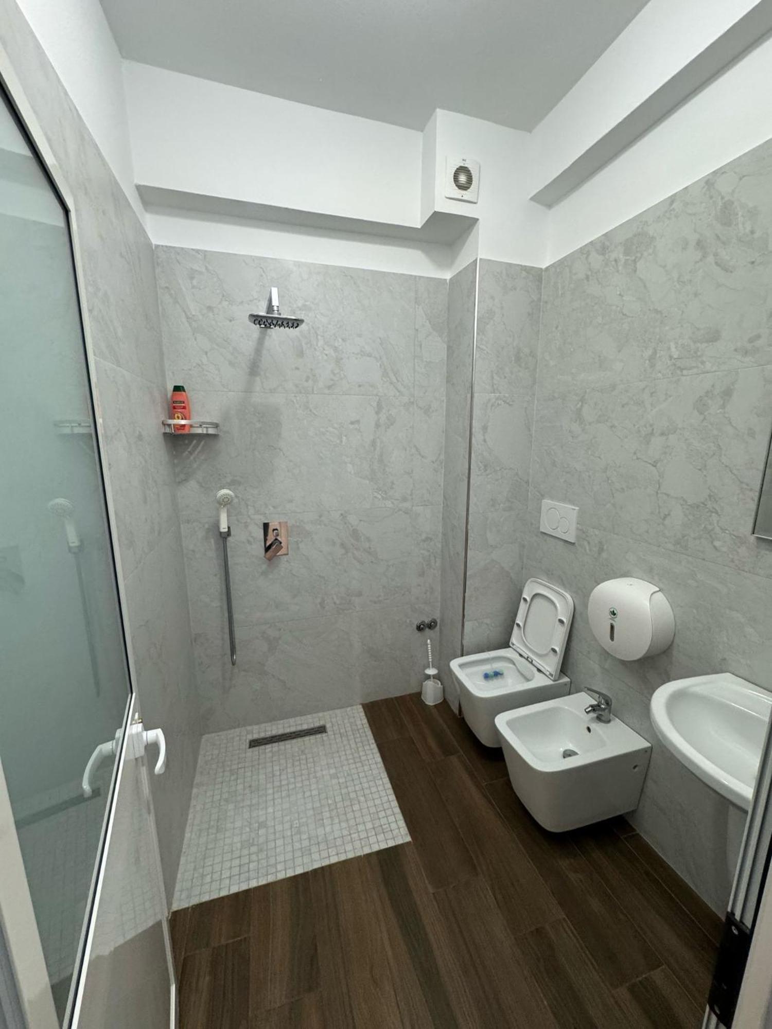 Lezhë Hotel Europa מראה חיצוני תמונה