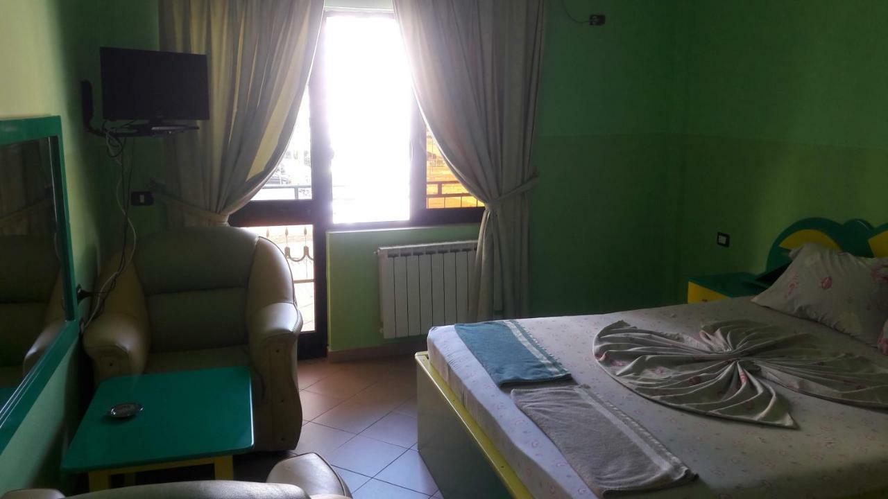 Lezhë Hotel Europa מראה חיצוני תמונה