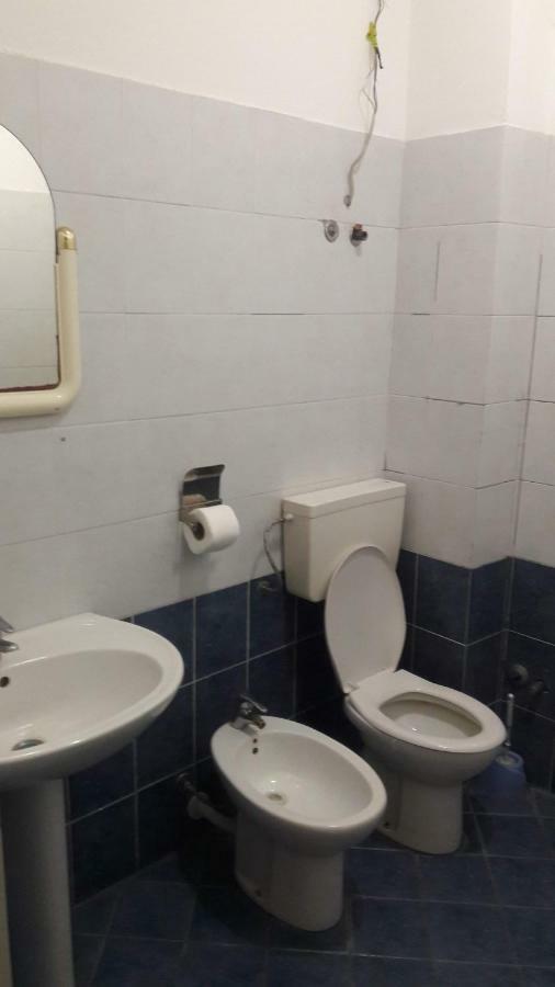 Lezhë Hotel Europa מראה חיצוני תמונה