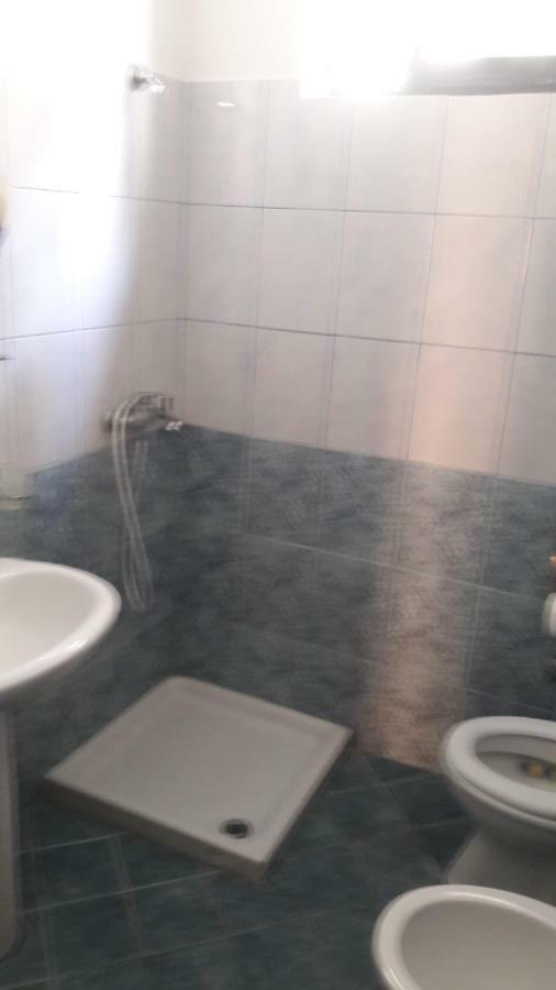 Lezhë Hotel Europa מראה חיצוני תמונה
