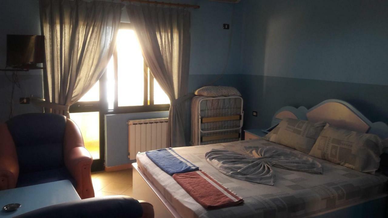 Lezhë Hotel Europa מראה חיצוני תמונה